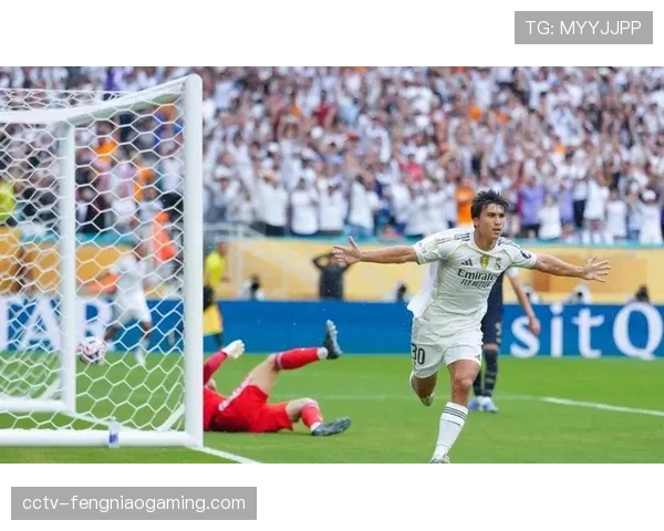 告别时刻：皇家社会传奇前锋在主场最后一次肋部抢点破门，赛后动情落泪